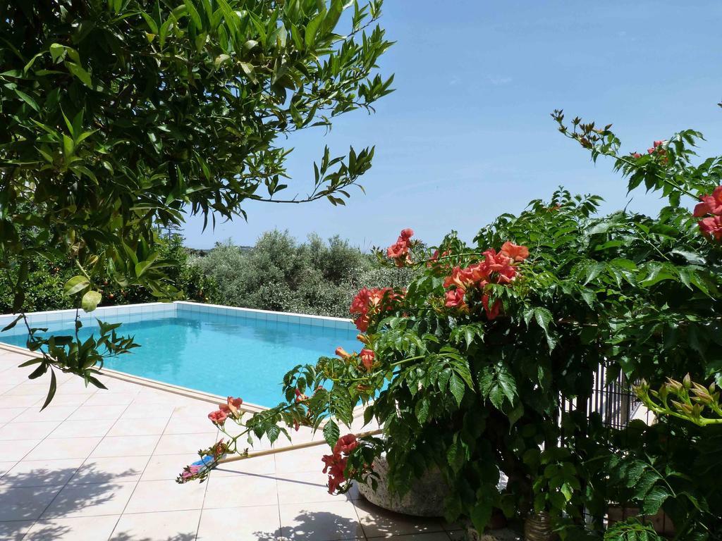 The Garden Villas Maleme Eksteriør billede